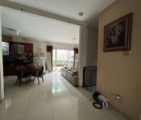 Rumah Bagus di Kota Wisata