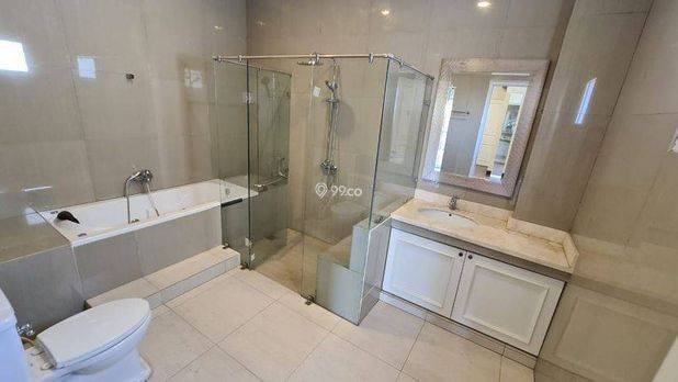 Rumah 3 lantai di Green lake, Full Furnish