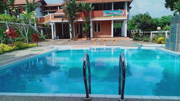 Rumah 3 Lantai Bagus Furnished Sertifikat Hak Milik di Bogor