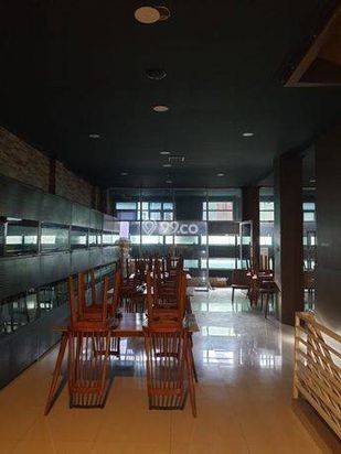 Ruko Gandeng eks Resto di Muara Karang