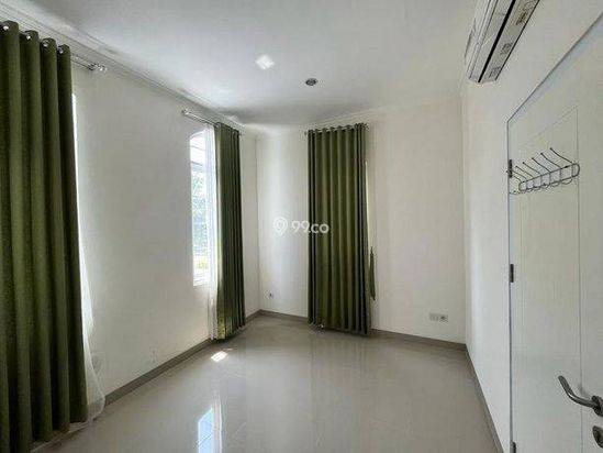 Rumah di Paramount village 2 Lantai dekat kariadi dan bandara
