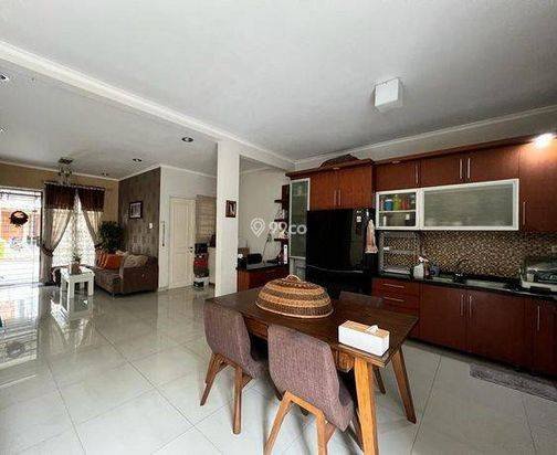 Rumah Bagus di Kota Wisata