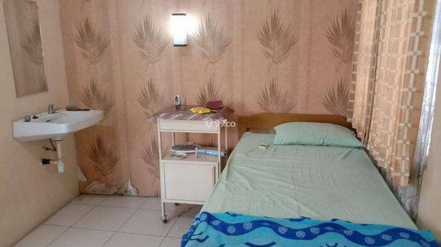 Rumah tinggal plus klinik dan kosan
