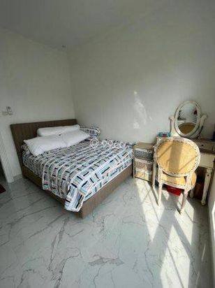 Rumah Cantik di Kota Wisata, Siap Huni