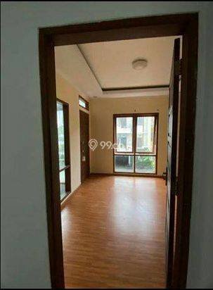 Rumah disewakan 2 Lantai Bagus SHM di Setraduta Cemara