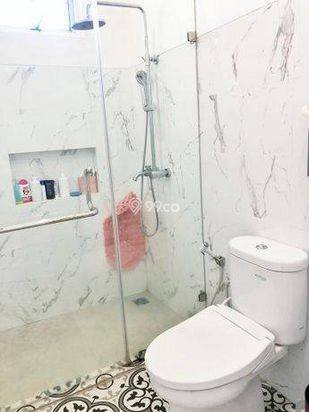 Rumah Cantik di Kota Wisata, Siap Huni