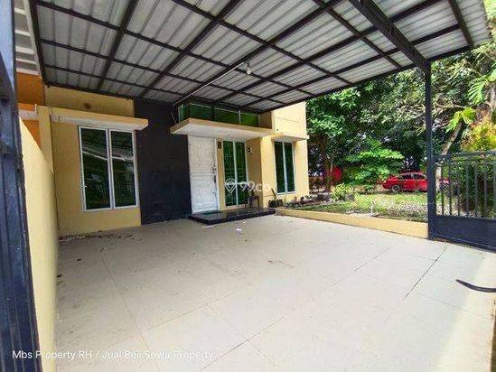 RUMAH HOOK DI BEVERLY PARK BATAM CENTER, LUAS TANAH BESAR