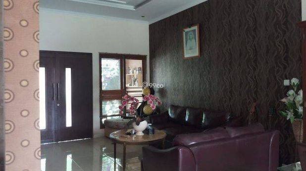 Rumah tinggal plus klinik dan kosan