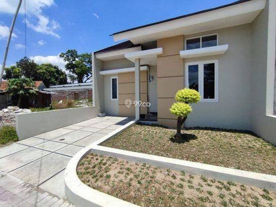 Rumah Cantik Di Depan Kantor Camat Kebonarum