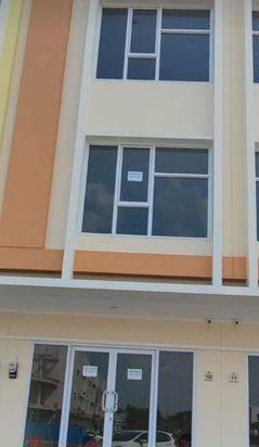 Disewakan Ruko 3 lantai , seberang ruko Sorrento, Tangerang