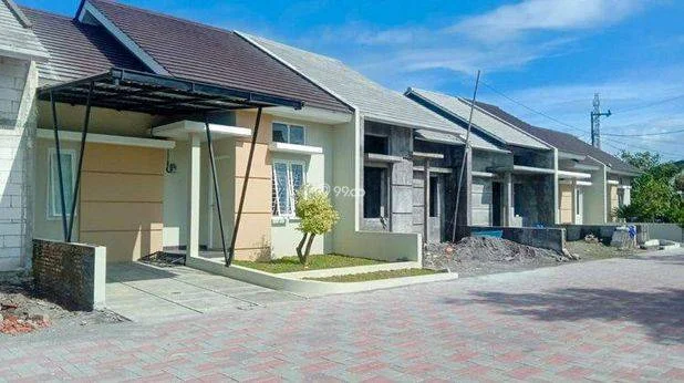 RUMAH SIAP HUNI MURAH FREE SEMUA BIAYA DI PLUNENG