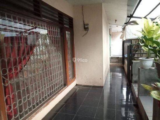 Rumah Kokoh Tanah Luas Setrategis Utan Kayu
