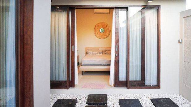 VILA CANTIK  MURAH DEKAT PANTAI PANDAWA BALI