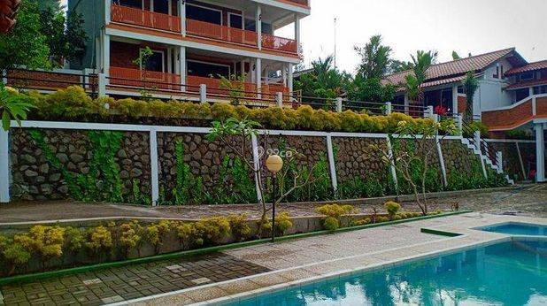 Rumah 3 Lantai Bagus Furnished Sertifikat Hak Milik di Bogor