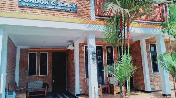 Rumah 3 Lantai Bagus Furnished Sertifikat Hak Milik di Bogor