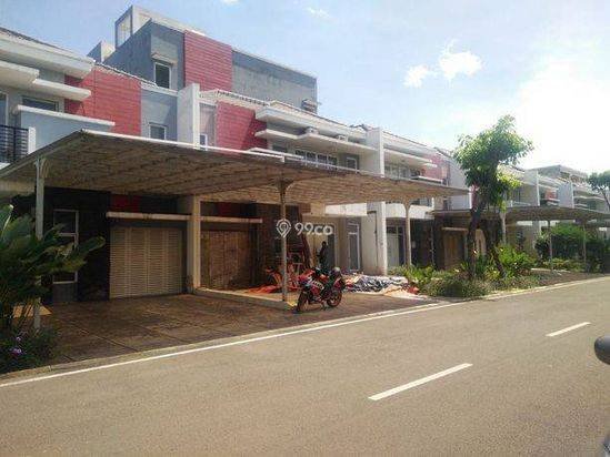 Rumah di jual di green lake city Tangerang 