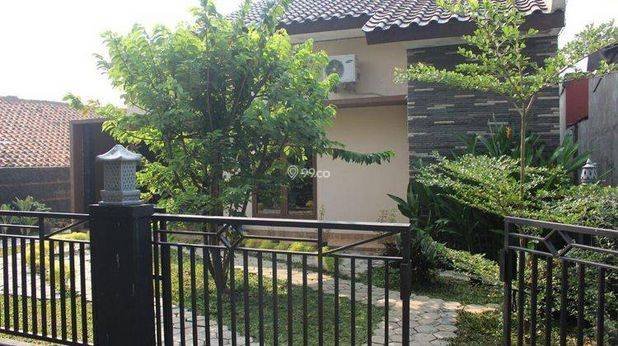 Rumah tinggal plus klinik dan kosan