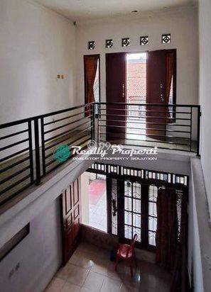Jual Murah Rumah Komplek 2 Lt di Bumi Makmur Jatimakmur