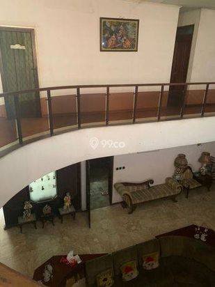 RUMAH DI KELAPA GADING 