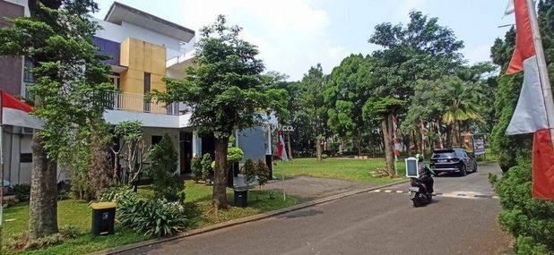 Rumah 2.5 lantai, Icon BSD, bagus dan siap huni