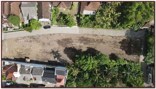Rumah di Jogja Dekat Kampus Ugm Tepi Jalan Aspal 