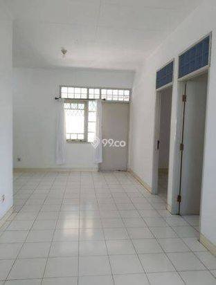 RUMAH RAPI DAN SIAP HUNI, DISEWAKAN MURAH, LUAS TANAH BESAR