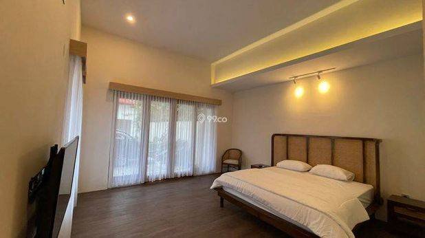 RUMAH BESAR TANAH LUAS HARGA MURAH DI MAGELANG