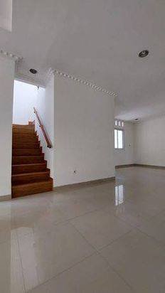 Rumah Cantik Sekali di Legenda Wisata