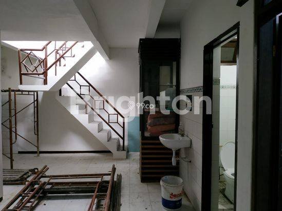 RUMAH SIAP HUNI DI MANYAR