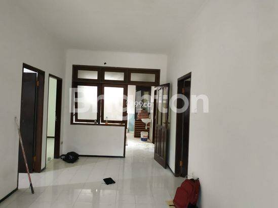 RUMAH SIAP HUNI DI MANYAR