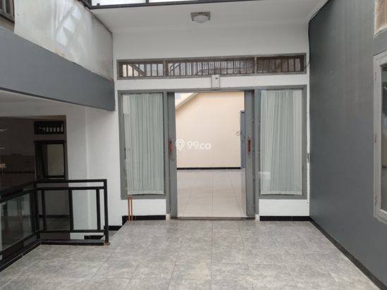Rumah Mewah dalam komplek Cimindi, Cimahi Utara dekat pasteur dan Kampus UPI