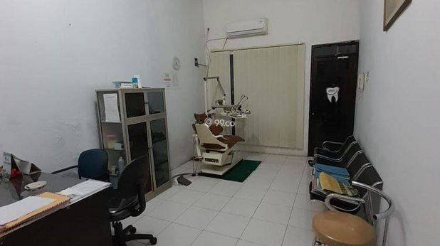 Rumah tinggal plus klinik dan kosan