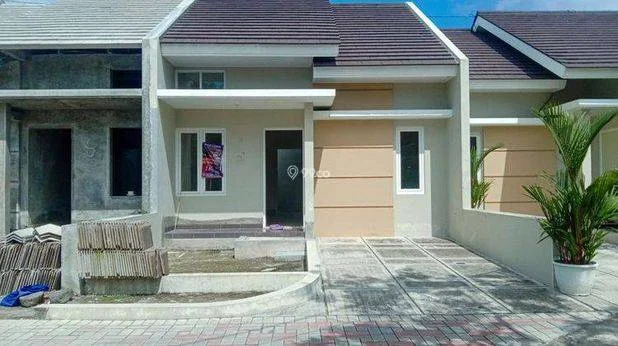 RUMAH SIAP HUNI MURAH FREE SEMUA BIAYA DI PLUNENG