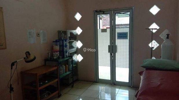 Rumah tinggal plus klinik dan kosan