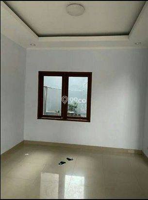Rumah disewakan 2 Lantai Bagus SHM di Setraduta Cemara
