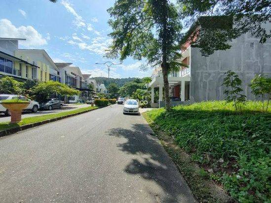 2 UNIT KAVLING SUKAJADI BOULEVARD VIEW GOLF, HARGA DIBAWAH PASARAN 