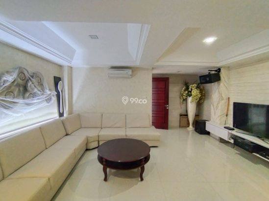 Villa di Jl. Madong Lubis ( Simp Sei Kera )