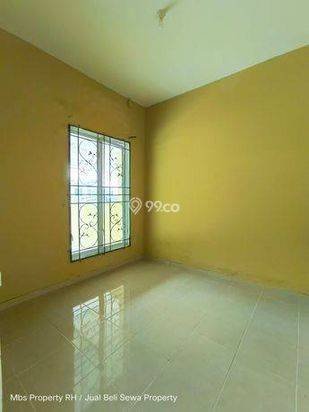 RUMAH HOOK DI BEVERLY PARK BATAM CENTER, LUAS TANAH BESAR