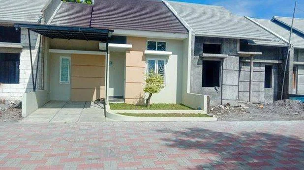 RUMAH SIAP HUNI MURAH FREE SEMUA BIAYA DI PLUNENG