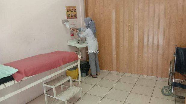 Rumah tinggal plus klinik dan kosan