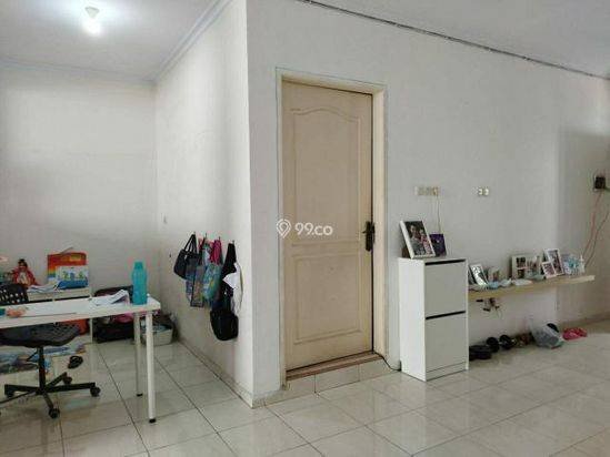 RUMAH DI TAMAN SURYA JAKARTA BARAT
