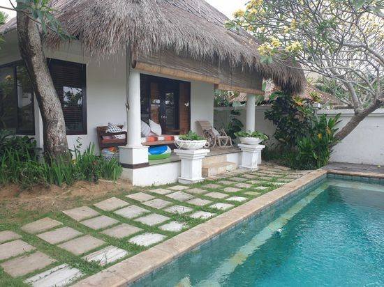 Tropical Balinese Freehold Villa Walking Distance To The Beach