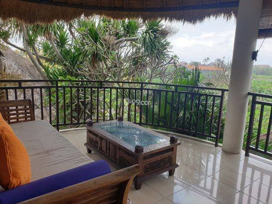 Tropical Balinese Freehold Villa Walking Distance To The Beach