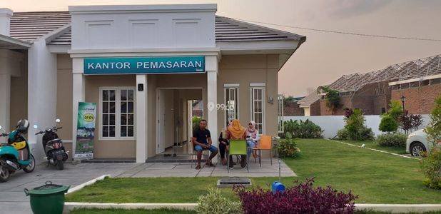 Rumah Siap Huni Posisi Pojok Taman Luas 