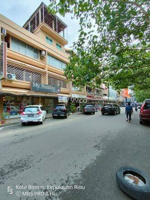 2 UNIT RUKO NAGOYA NEWTON (GANDENG) LOKASI SANGAT RAMAI