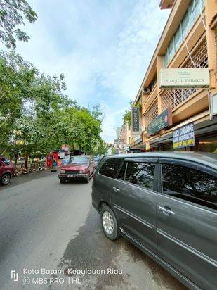 2 UNIT RUKO NAGOYA NEWTON (GANDENG) LOKASI SANGAT RAMAI