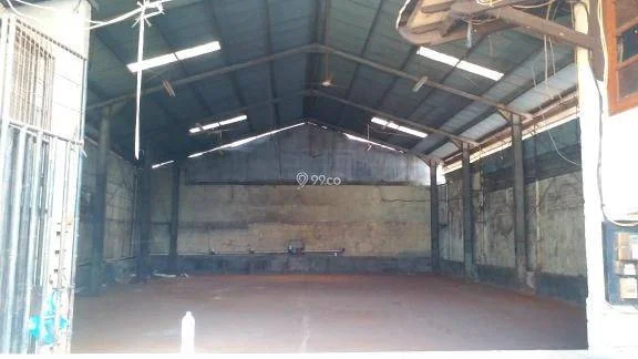 Gudang karang tengah lt 650m2 bisa kontener Tangerang