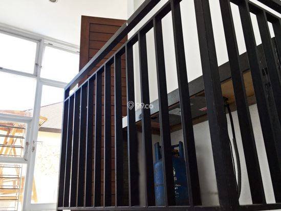 RUMAH MEWAH 3 LANTAI DI DAERAH ELITE RENON