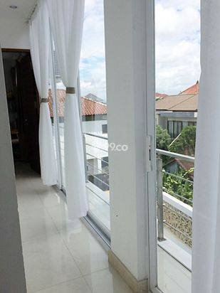 RUMAH MEWAH 3 LANTAI DI DAERAH ELITE RENON