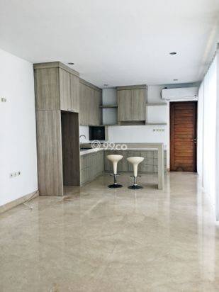 RUMAH MEWAH 3 LANTAI DI DAERAH ELITE RENON